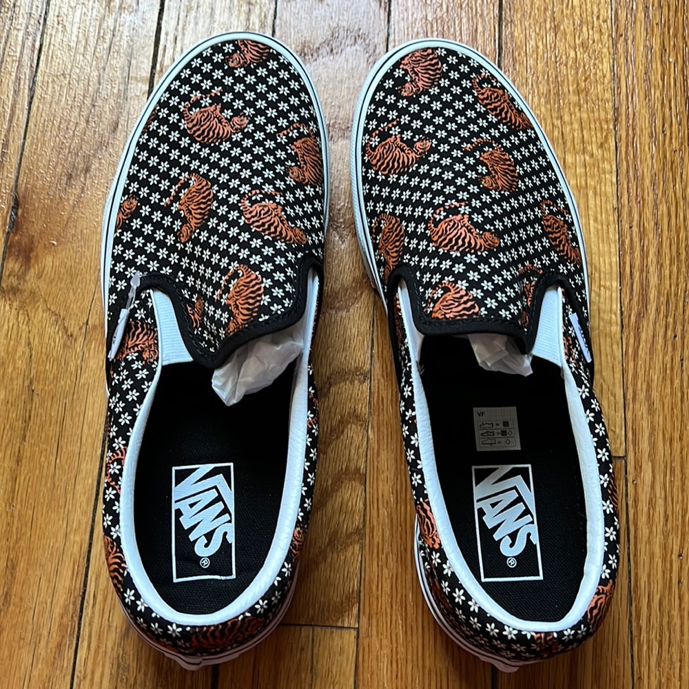 Tiger floral vans